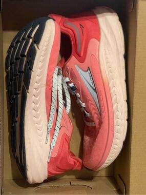 Altra Torin 7 - Women’s 7.5 - Pink - no box